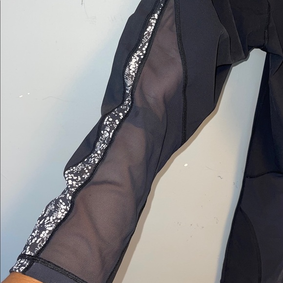Lululemon Mix & Mesh Crop *21" - Picture 3 of 5